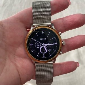 Fossil Gen 5 smartwatch. Julianna HR Stainless-steel mesh.